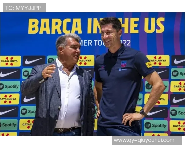 拉波尔塔与莱万在沙特及上海巴格达与巴萨球迷亲密互动见面会