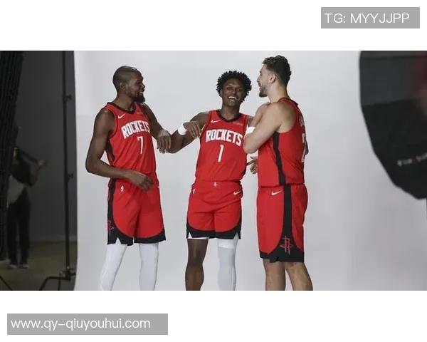 火箭队城市版球衣定妆照拍摄活动邀请季票持有者参与互动盛宴